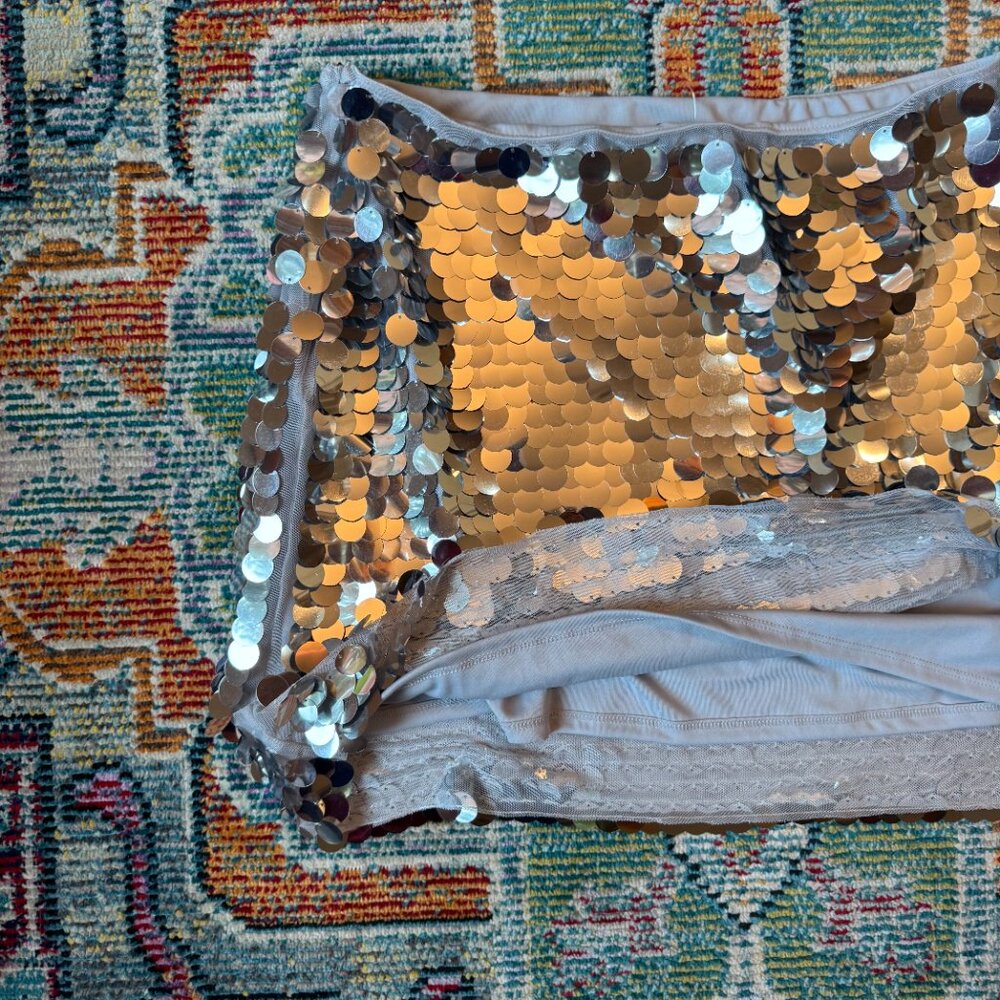 Silver Sequin Mini Skirt Wild Fable Size Medium - Picture 2 of 3
